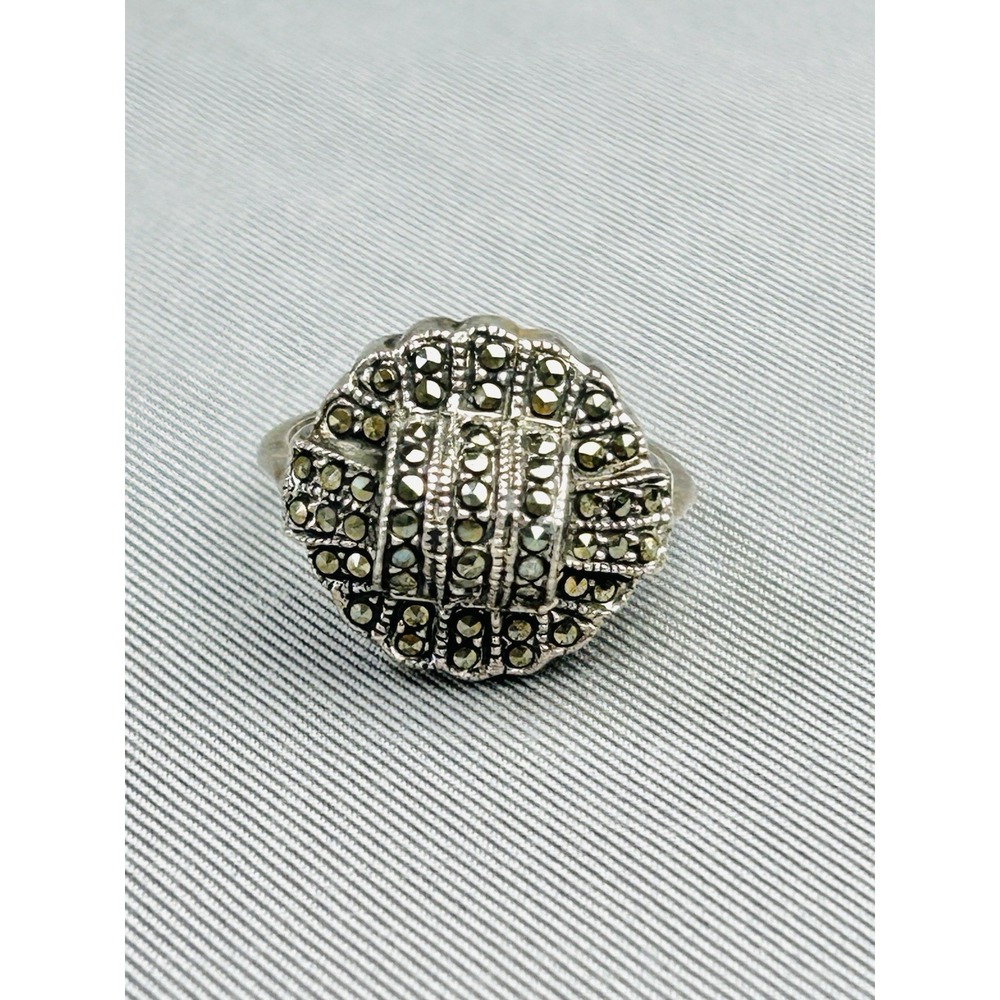 Sterling Silver‎ Size 8 Marcasite Style Ring .925
